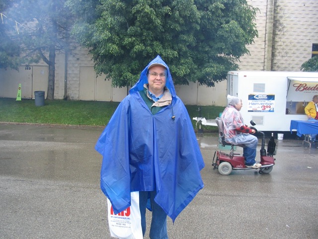 Rod WI0T at another rainy Hamvention
